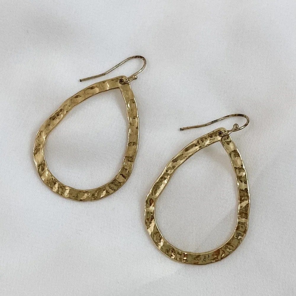 VTG Gold Hammered Pear Dangle Earrings